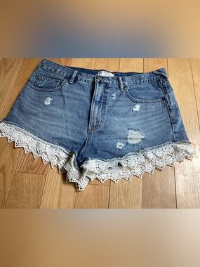 Free People Lacey Denim Cutoff Shorts — Size 30